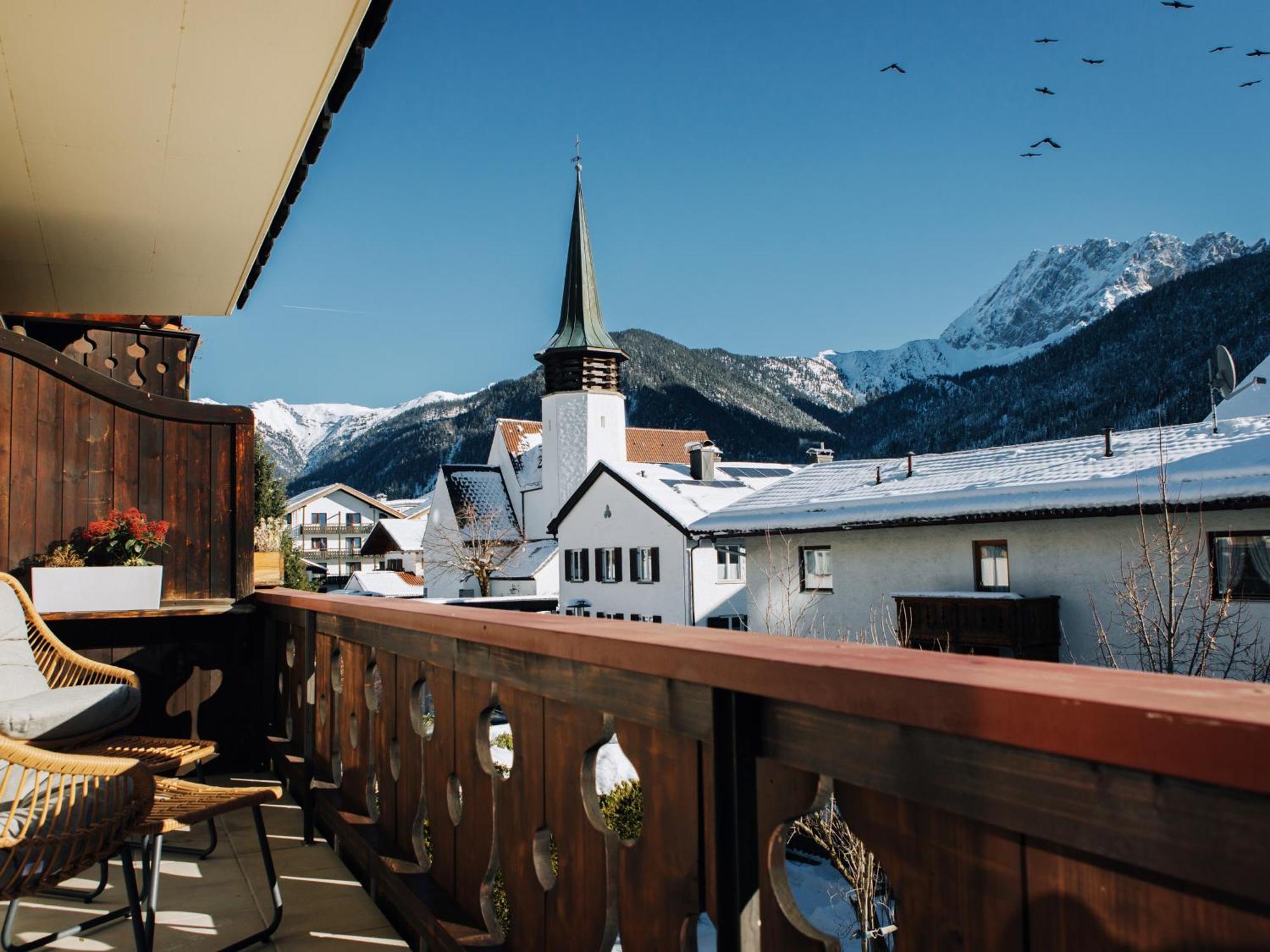 Die Karwendelsuite - 5 Sterne Fewo Mit Bestem Bergblick, Zentrumsnah & Ruhig Gelegen, Familienfreundlich Mittenwald Eksteriør bilde