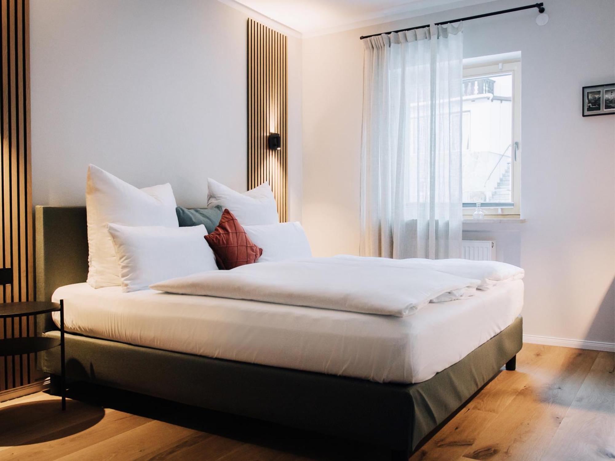 Die Karwendelsuite - 5 Sterne Fewo Mit Bestem Bergblick, Zentrumsnah & Ruhig Gelegen, Familienfreundlich Mittenwald Eksteriør bilde
