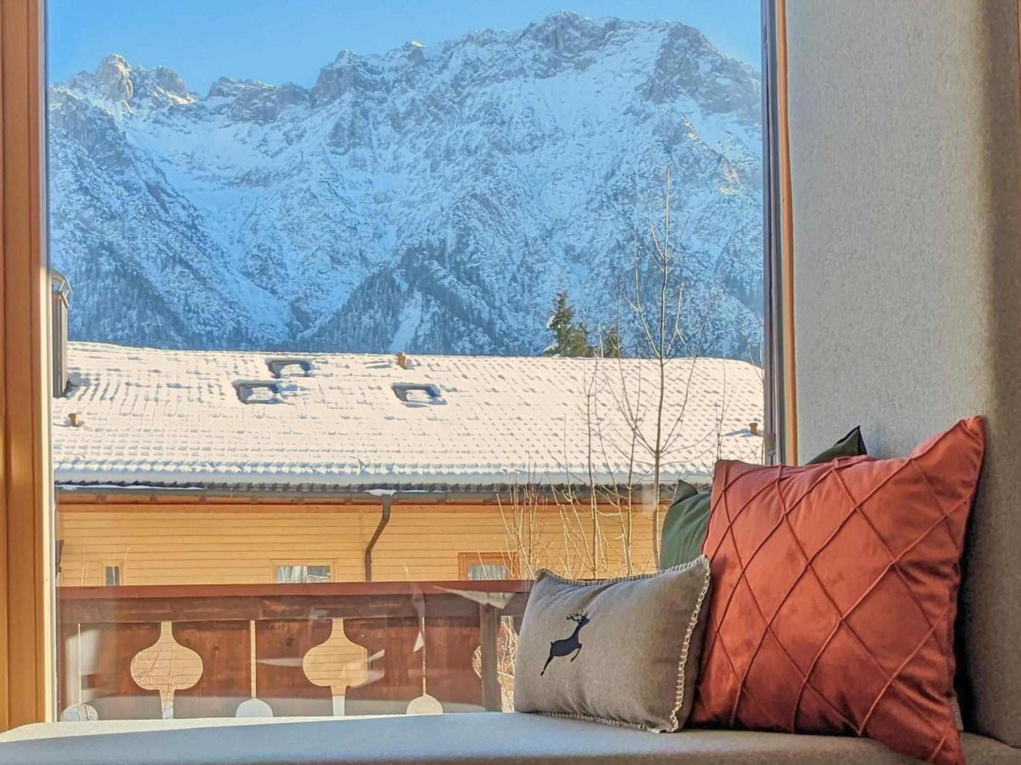 Die Karwendelsuite - 5 Sterne Fewo Mit Bestem Bergblick, Zentrumsnah & Ruhig Gelegen, Familienfreundlich Mittenwald Eksteriør bilde